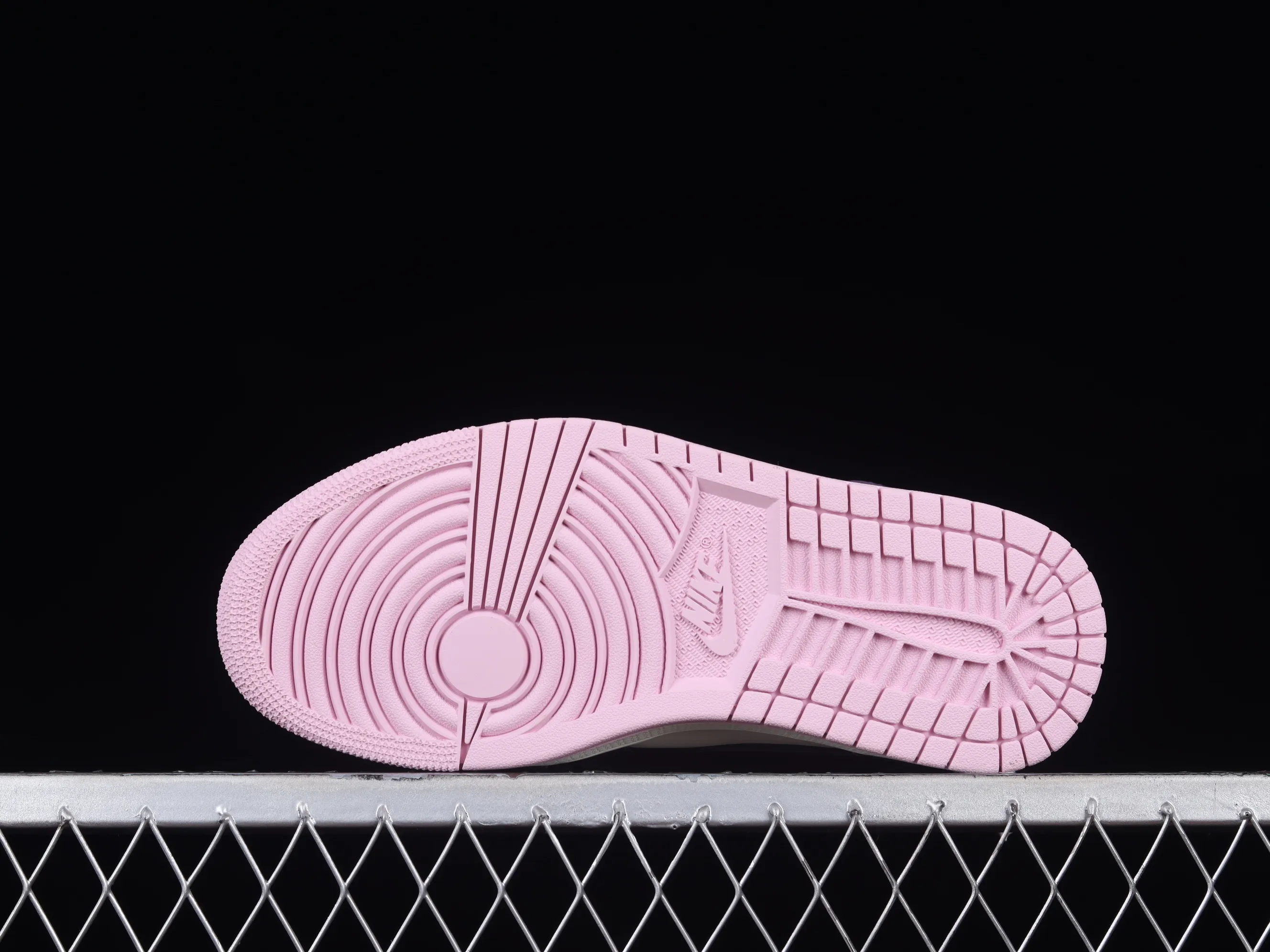 All Categories Air Jordan Jordan Series Basketball Shoes Air Jordan 1 Mid Air Jordan 1 Mid GS "Pro Purple" AJ1 Joe 1 White Purple Pink China Basketball Shoes 555112-500